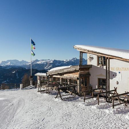 Rifugio Graziani Huette Hotel Al Plan di Mareo Buitenkant foto