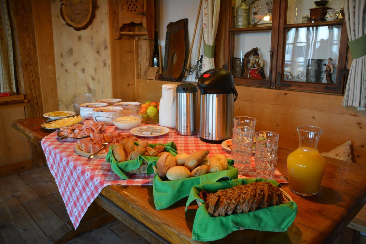 Rifugio Graziani Huette Hotel Al Plan di Mareo Buitenkant foto